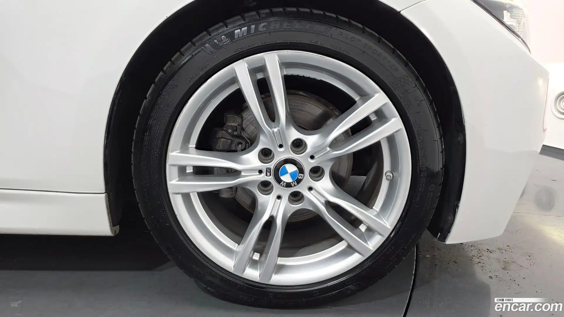 3-Series BMW 2018.1-OUTER-031