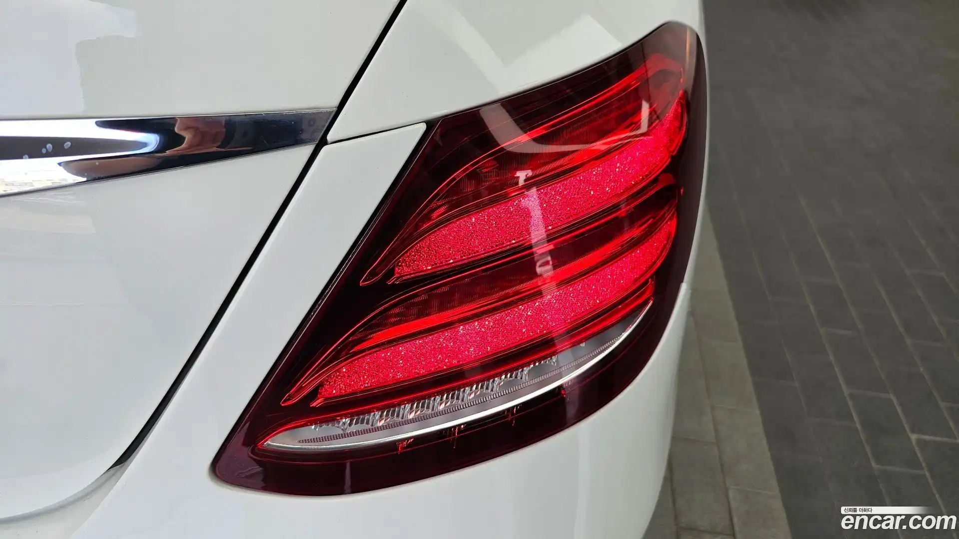 E-Class Mercedes-Benz 2017.11-OUTER-033