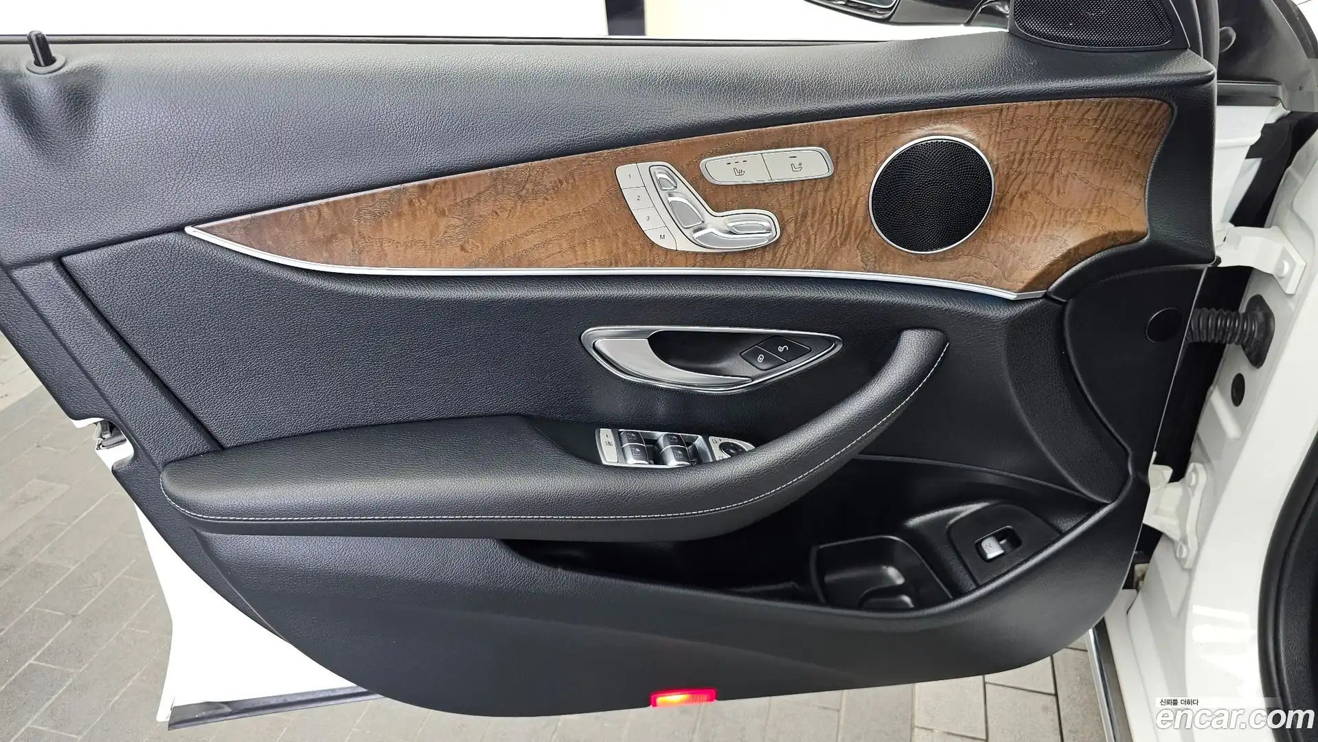 E-Class Mercedes-Benz 2017.11-INNER-034