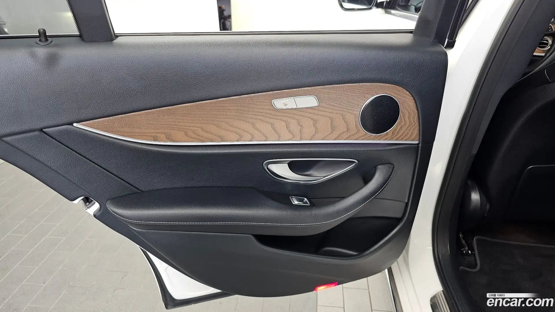E-Class Mercedes-Benz 2017.11-INNER-035