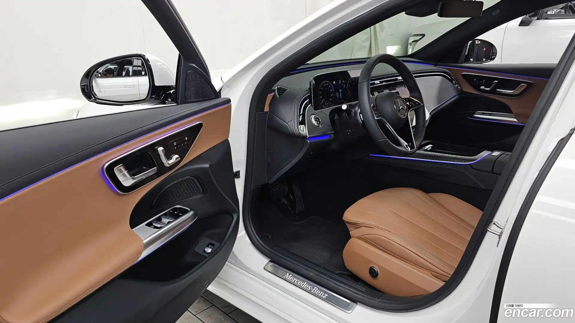 E-Class Mercedes-Benz 2025.11-INNER-010