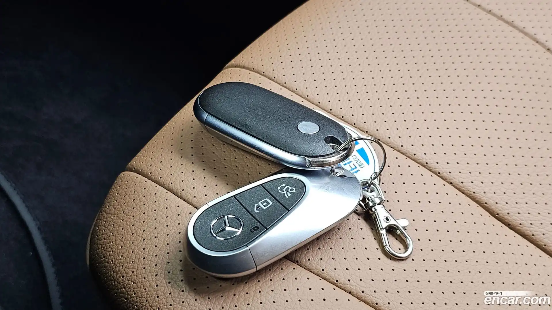 E-Class Mercedes-Benz 2025.11-INNER-036