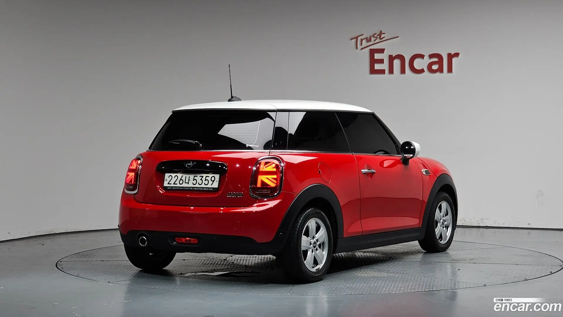 Main__Slider__Photo:Cooper Mini 2020.11-1