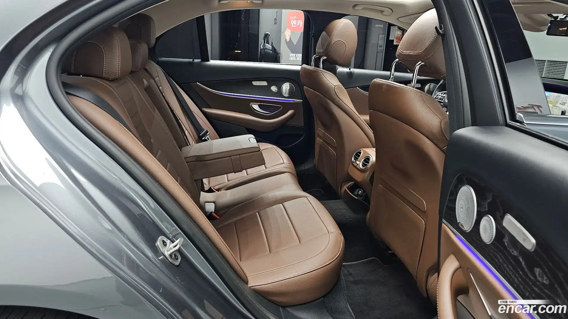 E-Class Mercedes-Benz 2019.4-OPTION-016