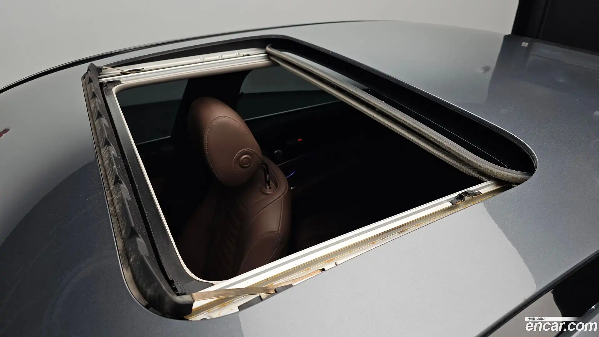 E-Class Mercedes-Benz 2019.4-OPTION-023