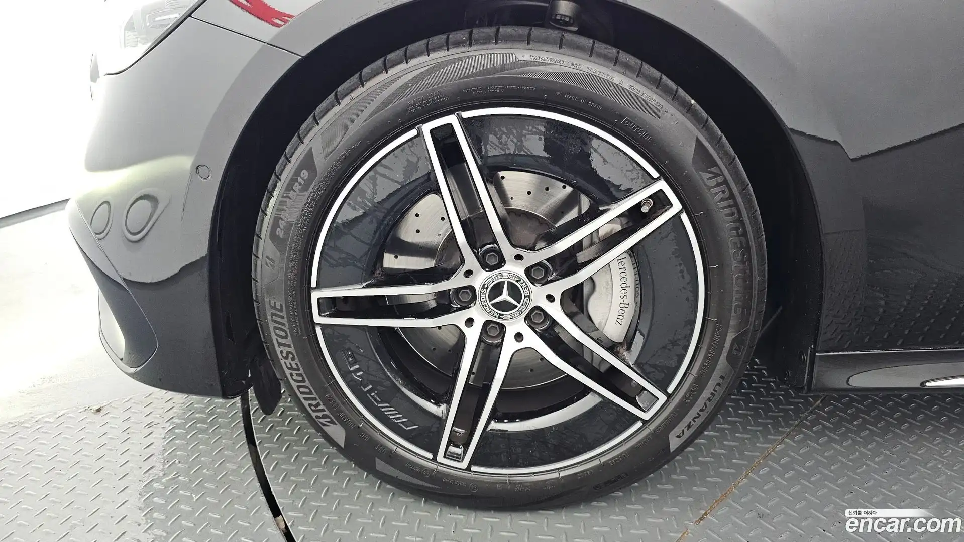 E-Class Mercedes-Benz 2025.2-OUTER-005