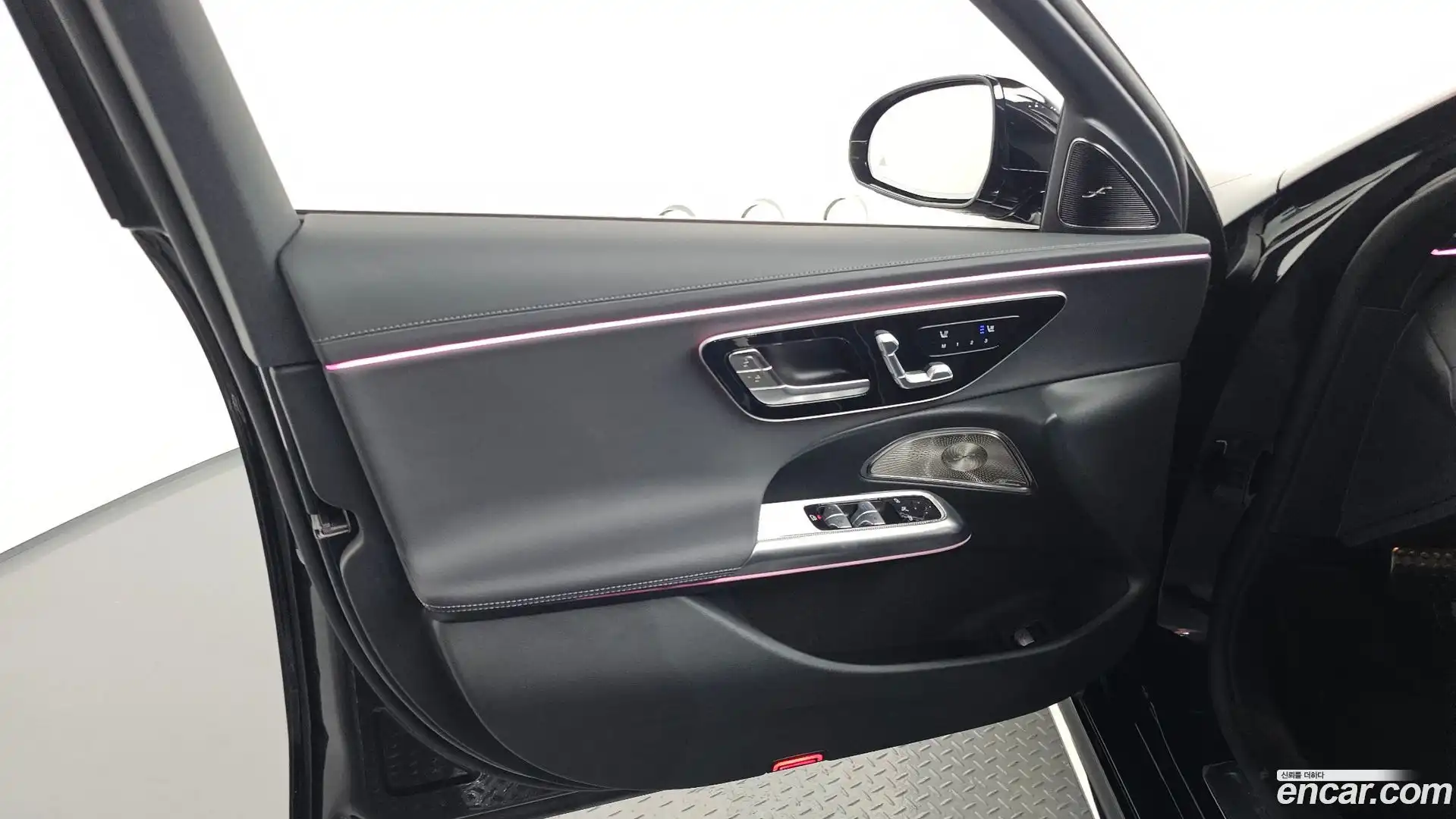 E-Class Mercedes-Benz 2025.2-INNER-034
