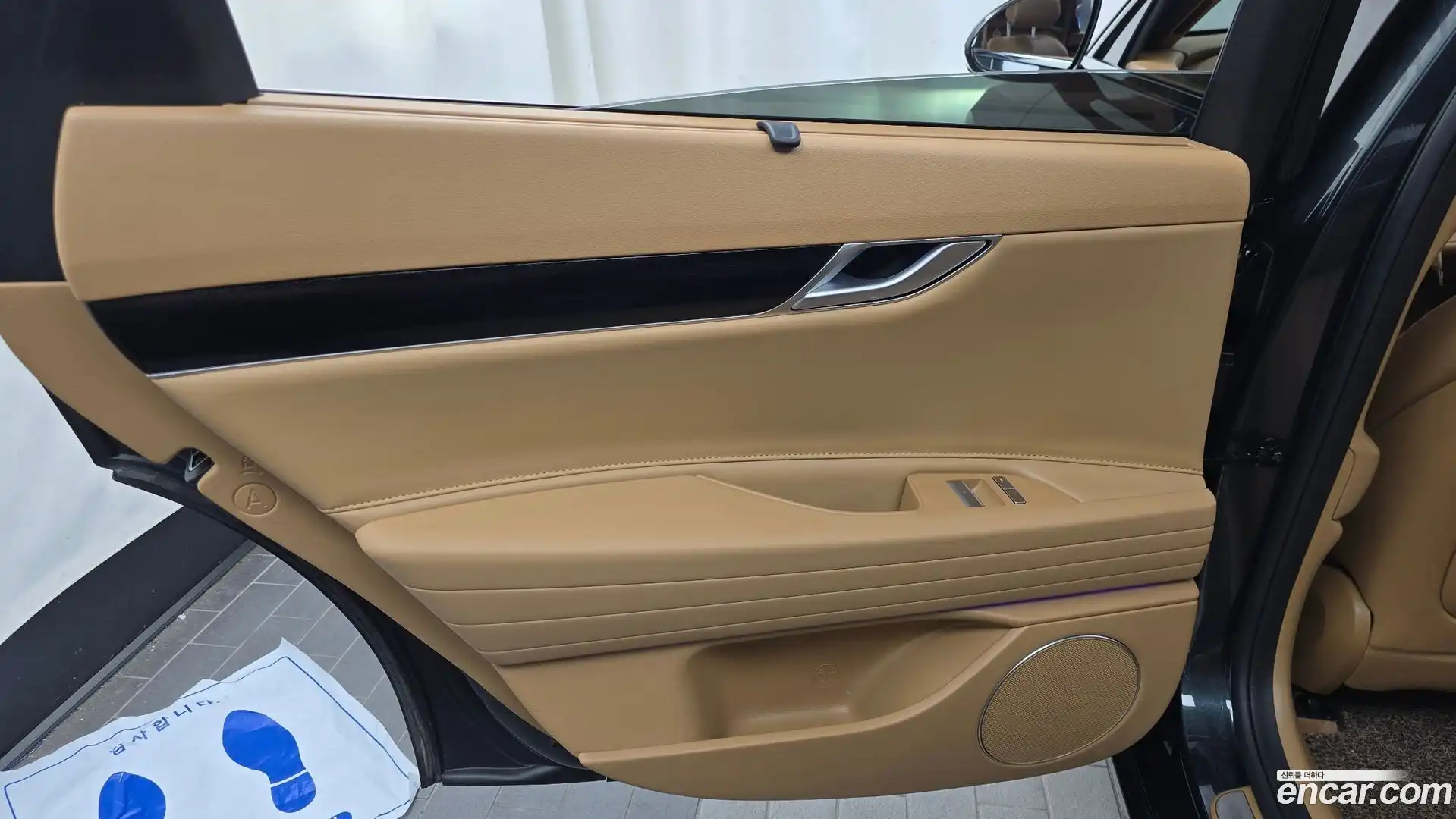 G80 Genesis 2024.1-INNER-035
