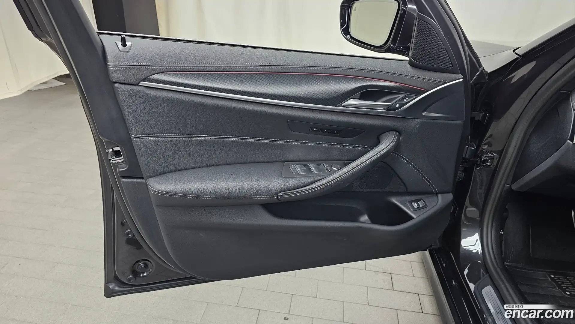 5-Series BMW 2023.4-INNER-034