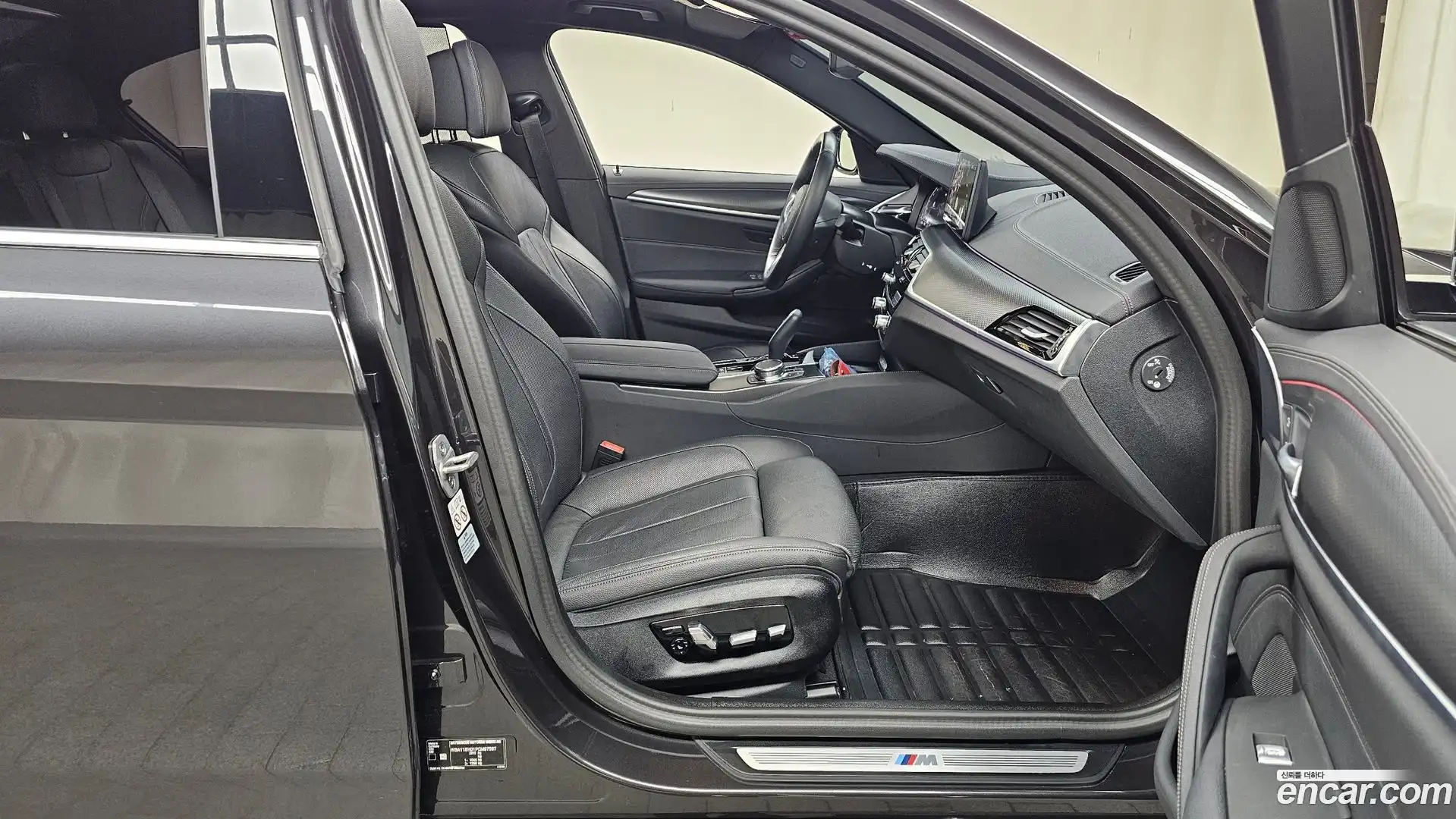 5-Series BMW 2023.4-INNER-036