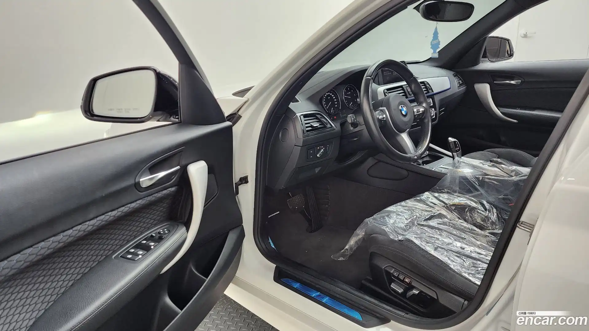 1-Series BMW 2018.6-INNER-010