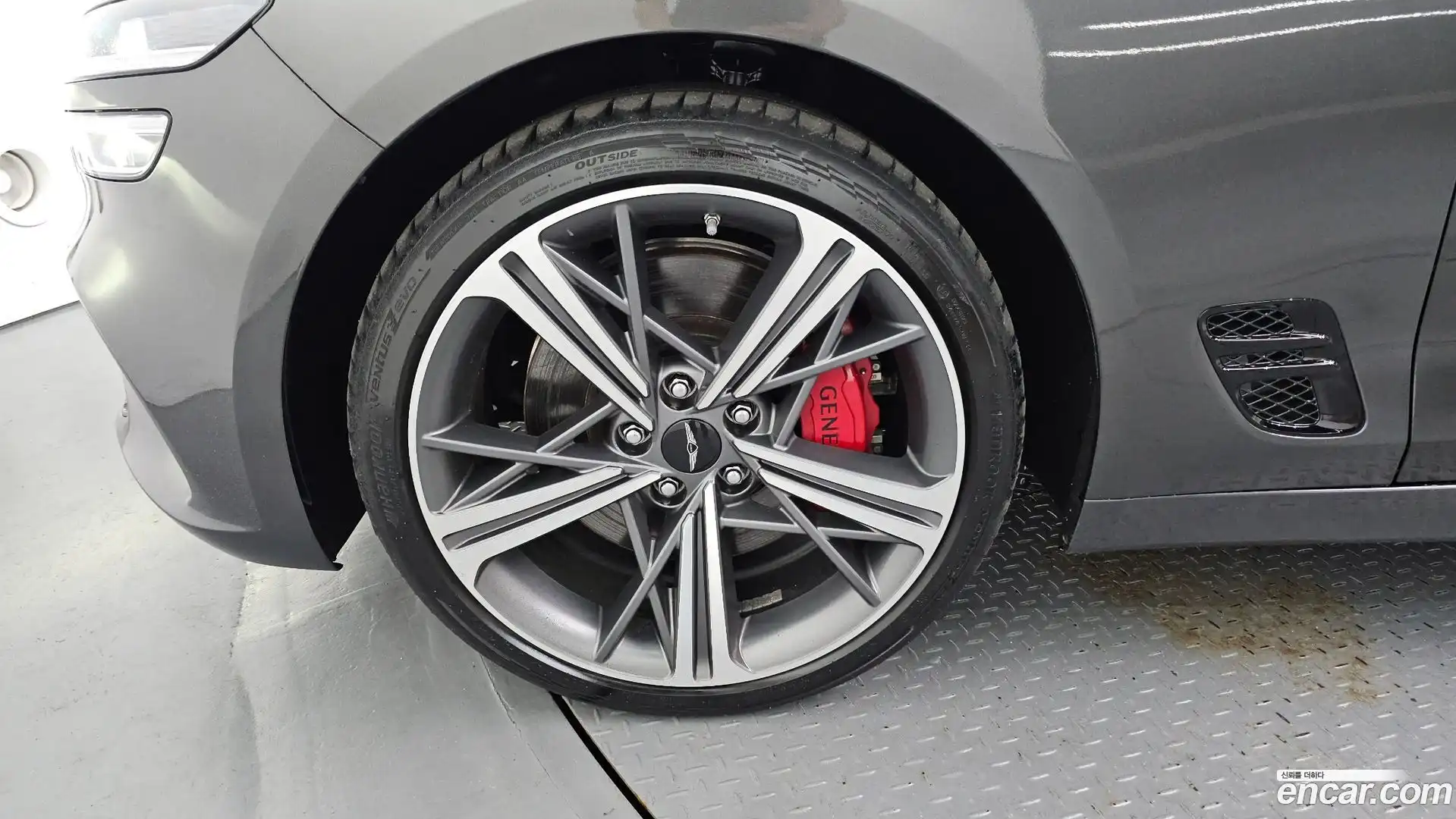 G70 Genesis 2025.0-OUTER-005