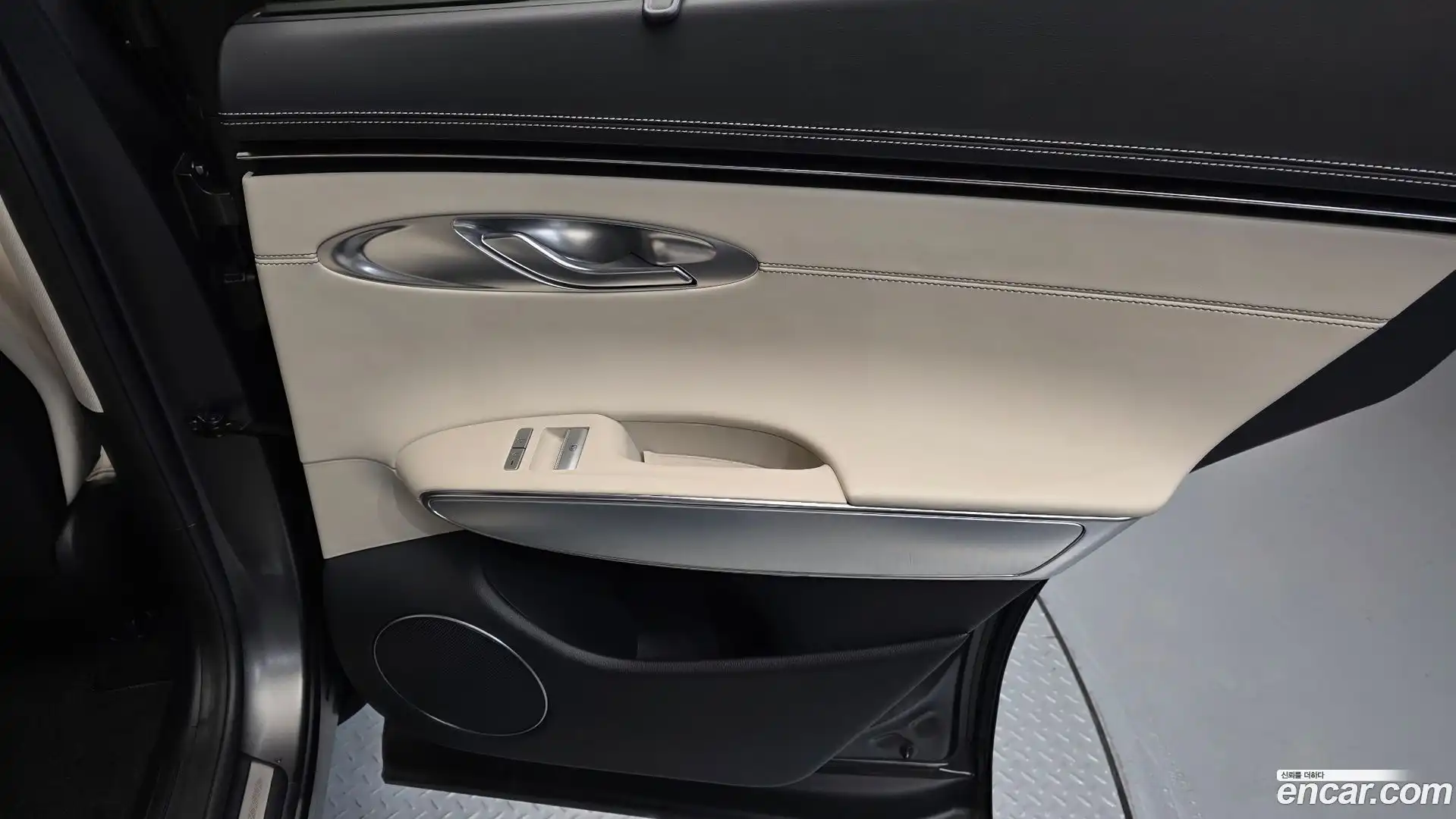 GV70 Genesis 2022.0-INNER-035