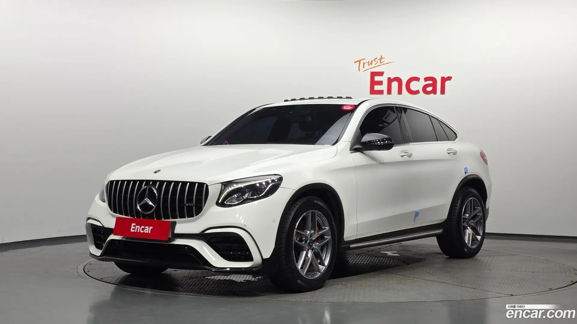 Main__Slider__Photo:GLC-Class Mercedes-Benz 2017.10-0
