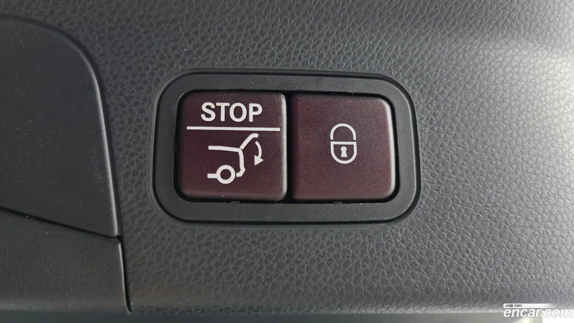 GLC-Class Mercedes-Benz 2017.10-OPTION-021