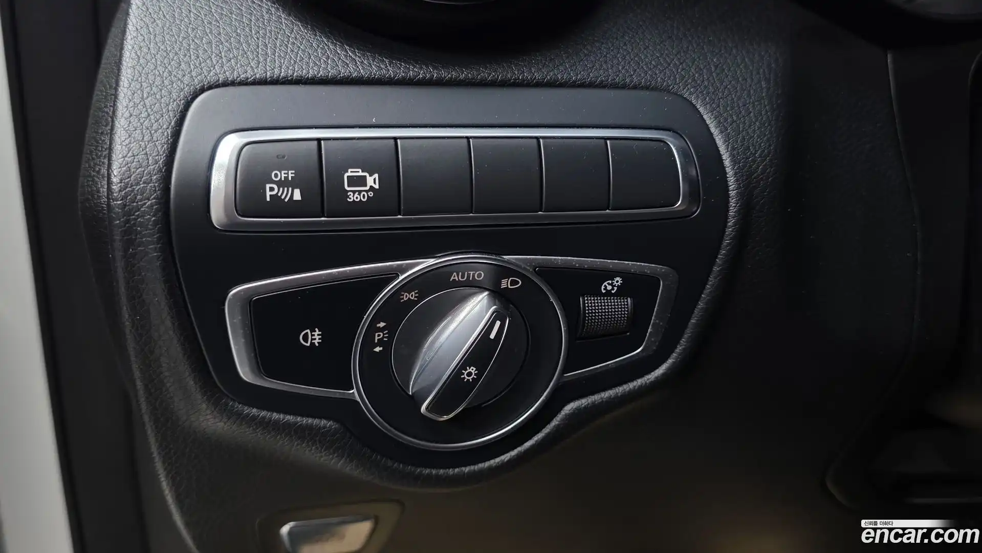 GLC-Class Mercedes-Benz 2017.10-OPTION-023