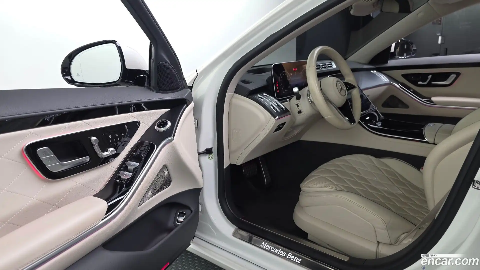 S-Class Mercedes-Benz 2022.7-INNER-010