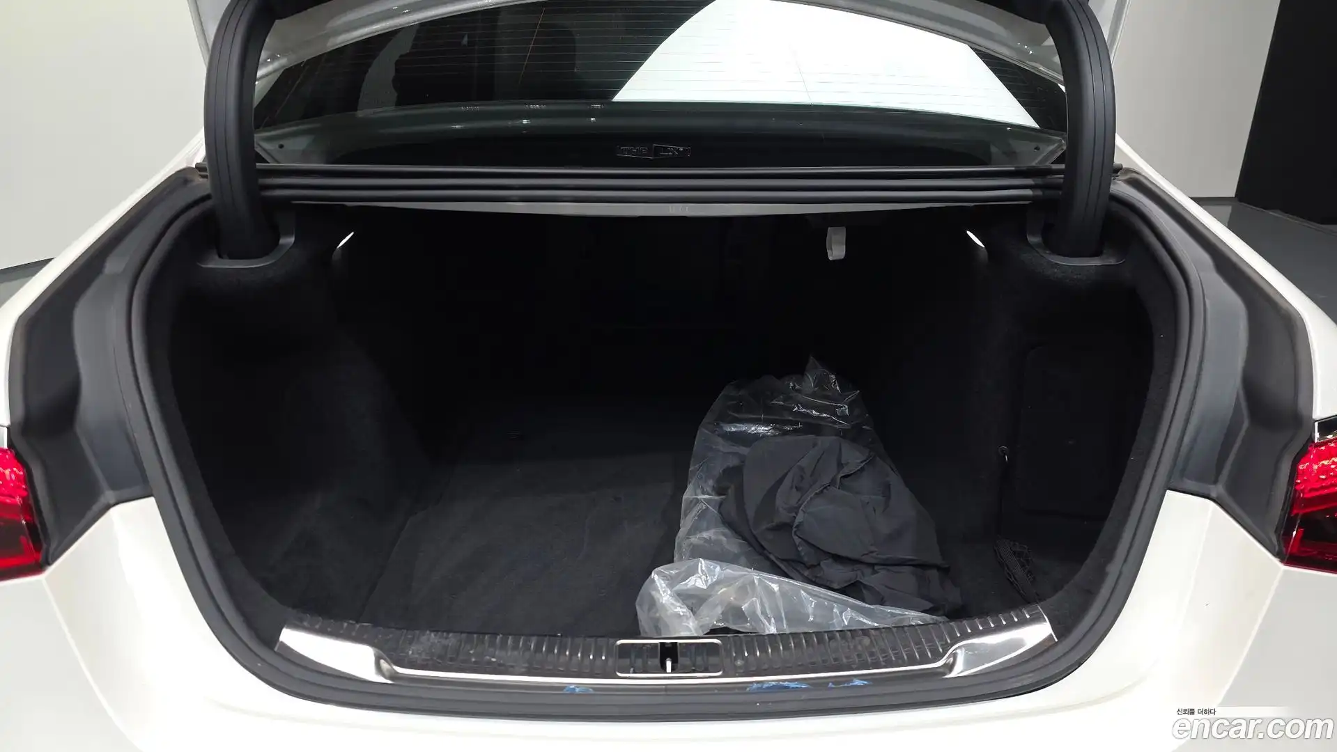 S-Class Mercedes-Benz 2022.7-OPTION-024