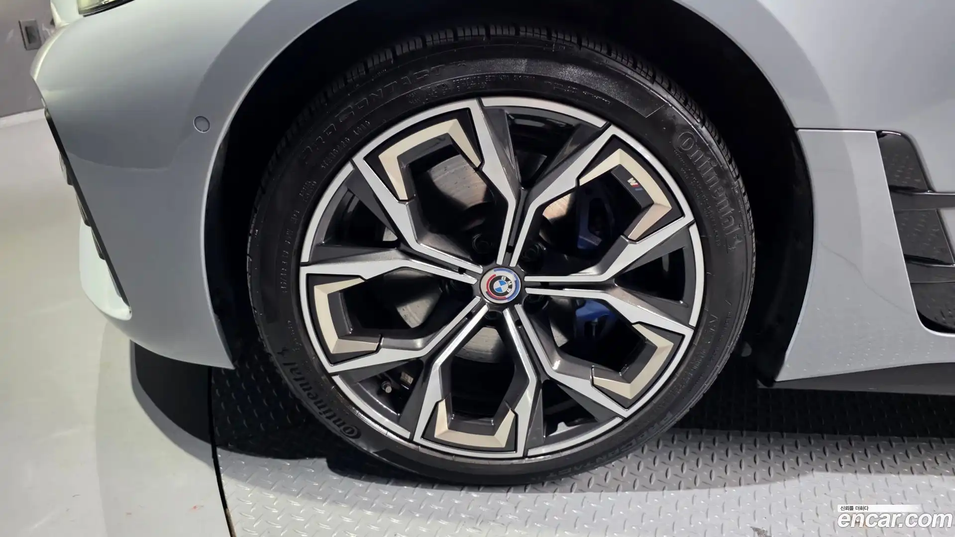 i4 BMW 2022.7-OUTER-005
