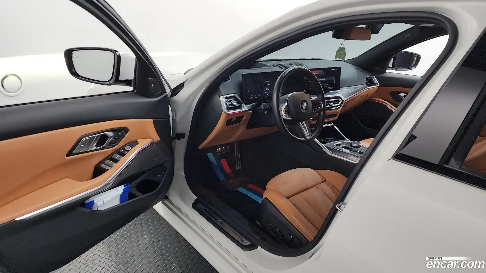 3-Series BMW 2023.10-INNER-010