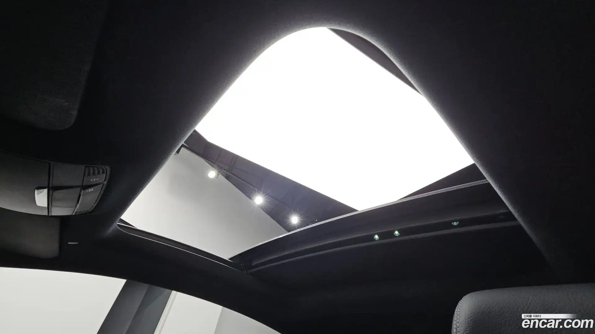 E-Class Mercedes-Benz 2017.9-OPTION-020
