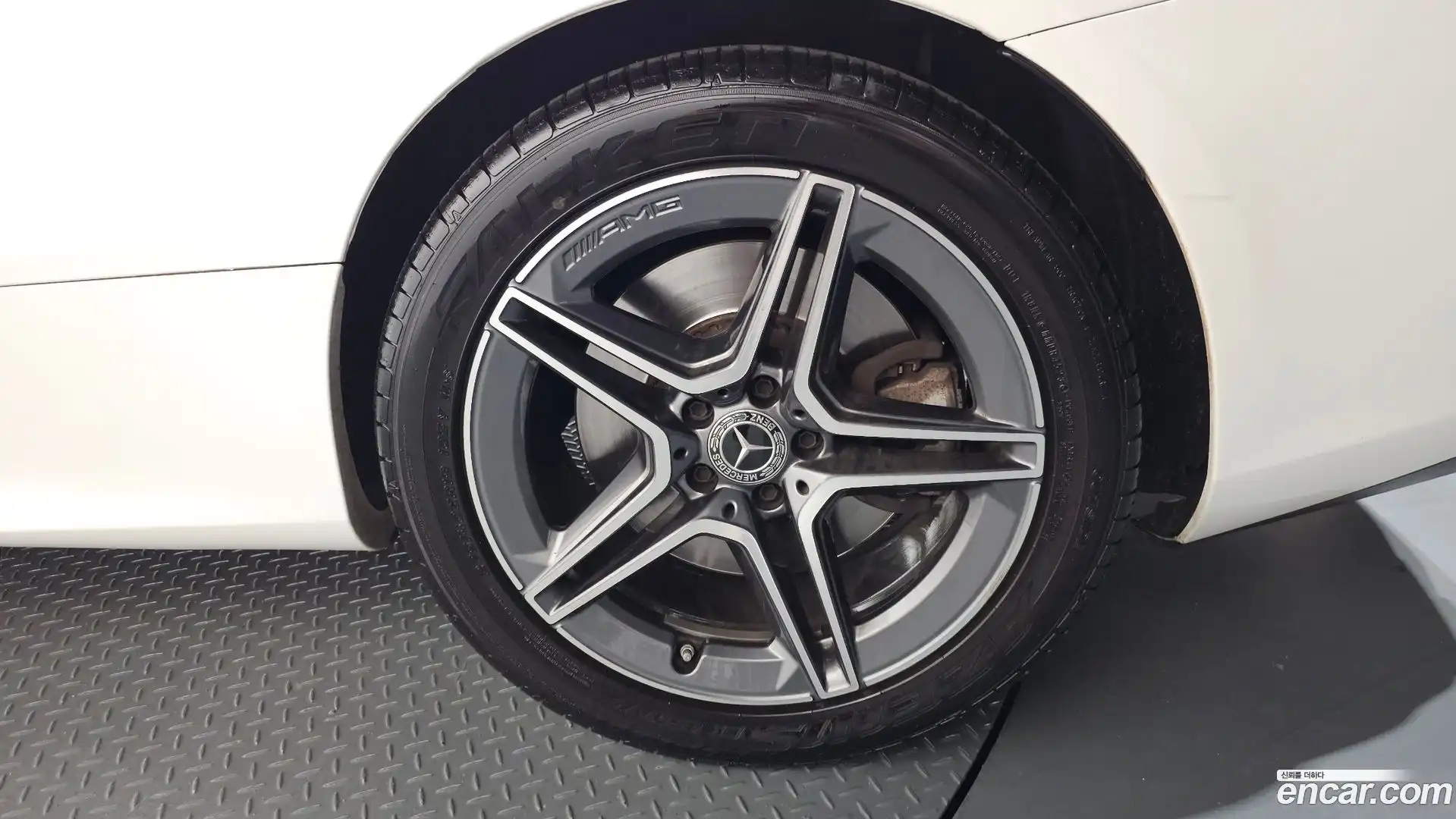 E-Class Mercedes-Benz 2017.9-OUTER-031