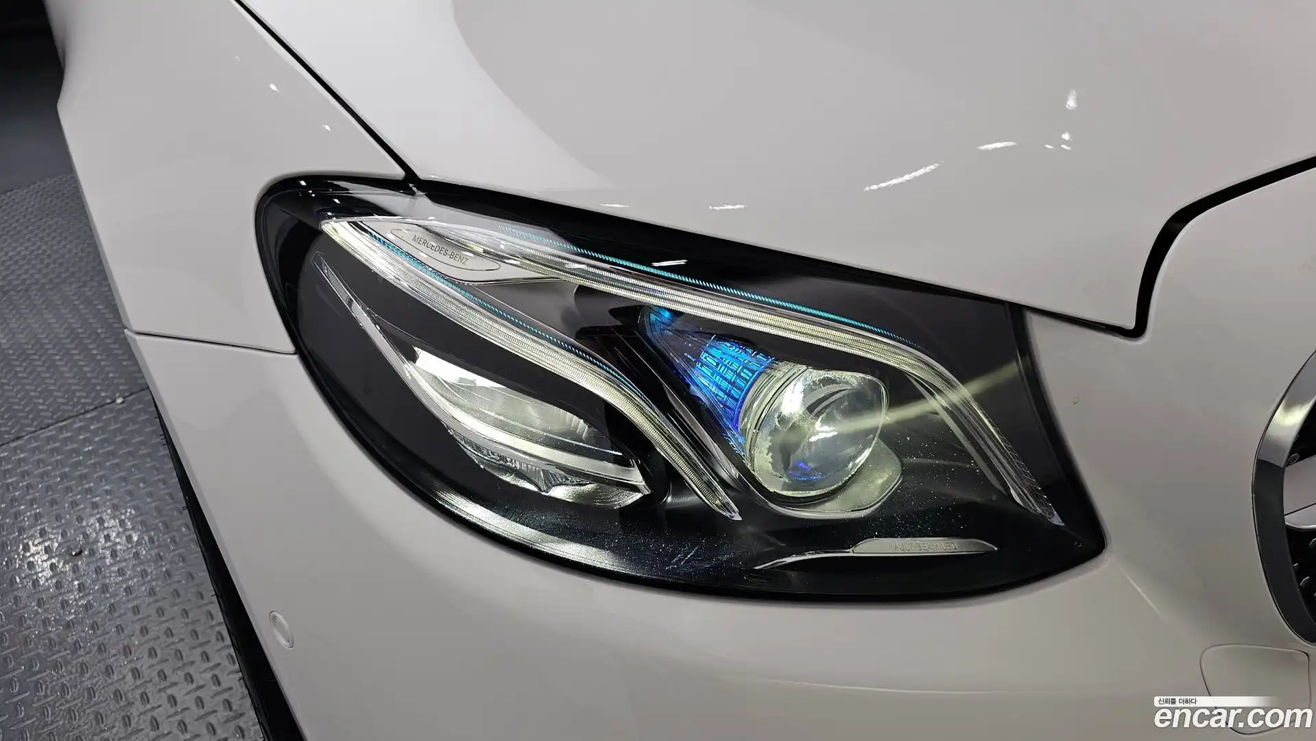 E-Class Mercedes-Benz 2017.9-OUTER-032