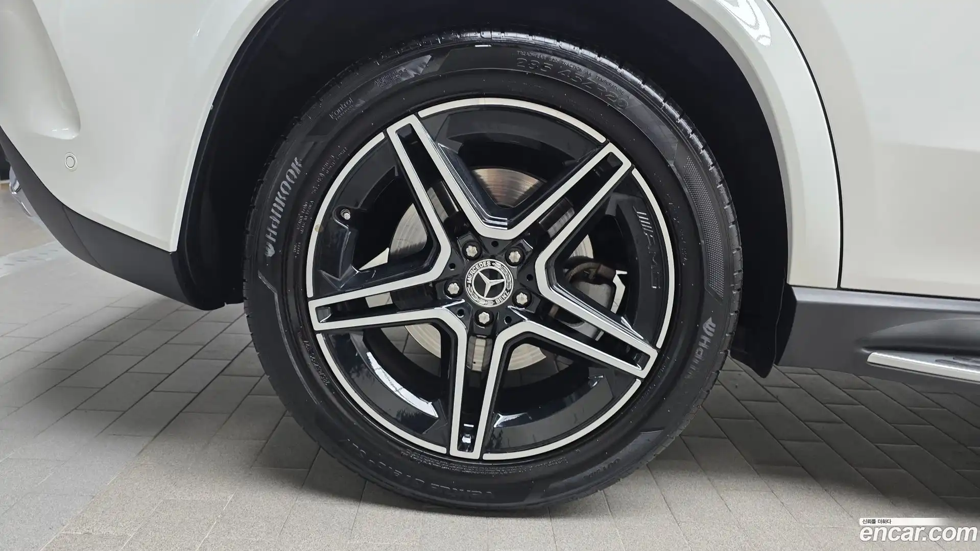 GLE-Class Mercedes-Benz 2019.10-OUTER-005