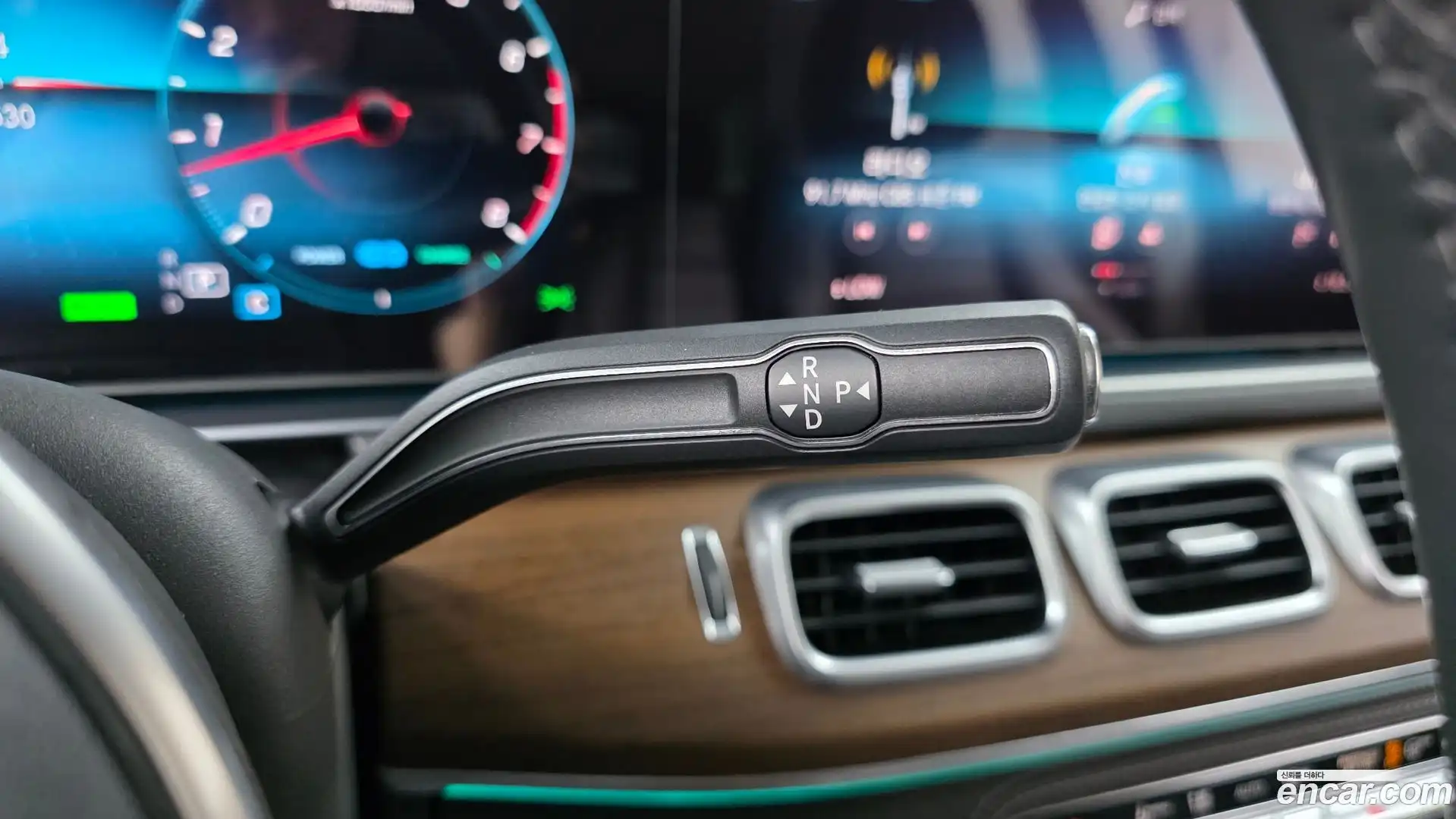 GLE-Class Mercedes-Benz 2019.10-INNER-009