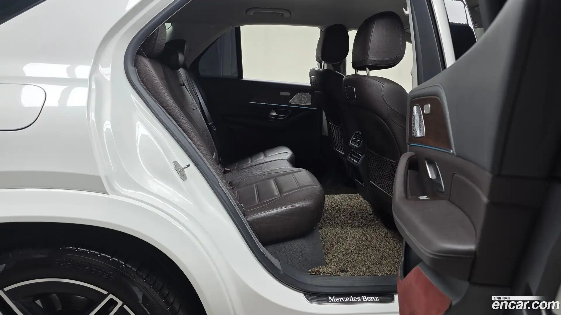 GLE-Class Mercedes-Benz 2019.10-OPTION-015