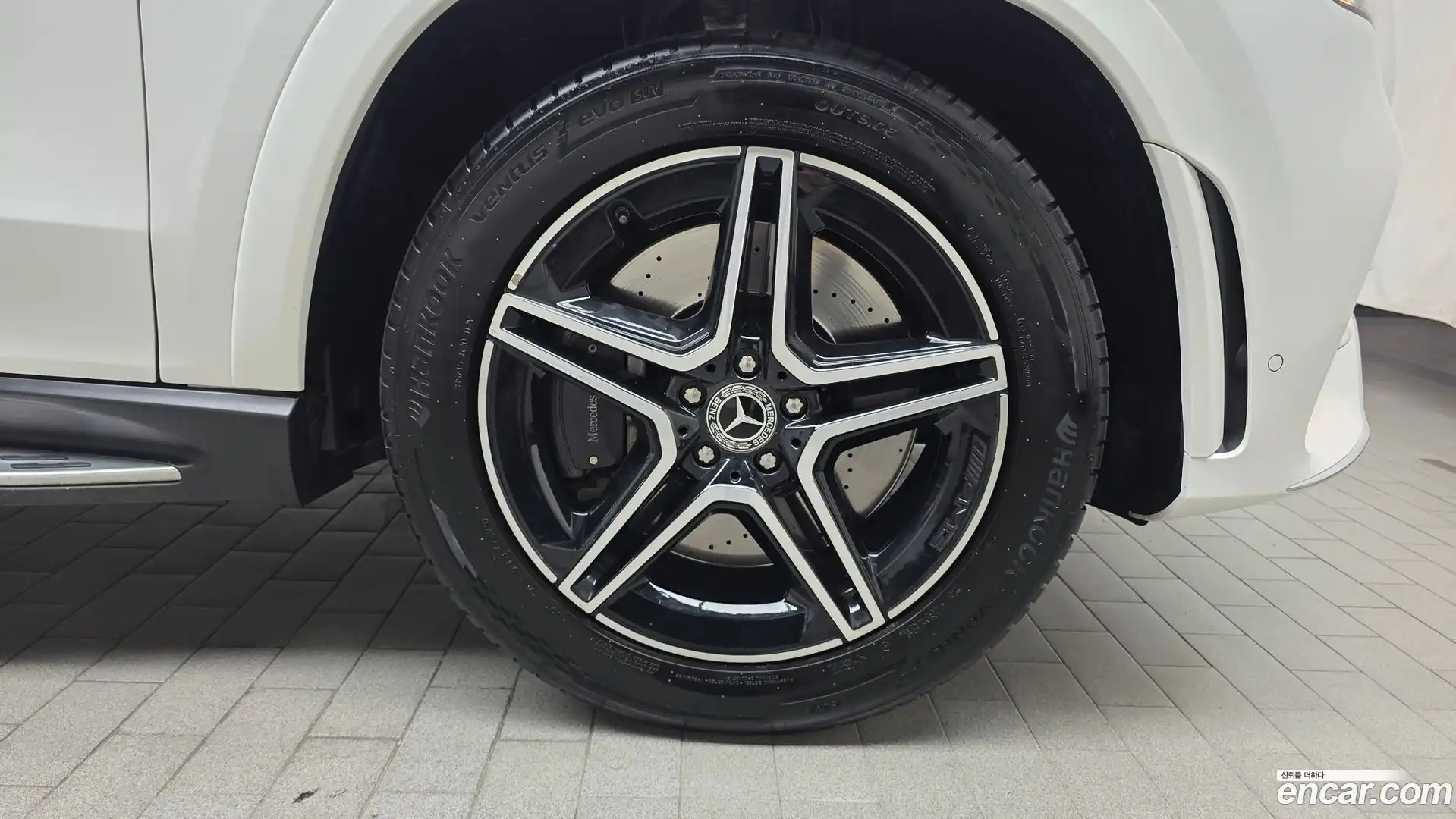 GLE-Class Mercedes-Benz 2019.10-OUTER-031