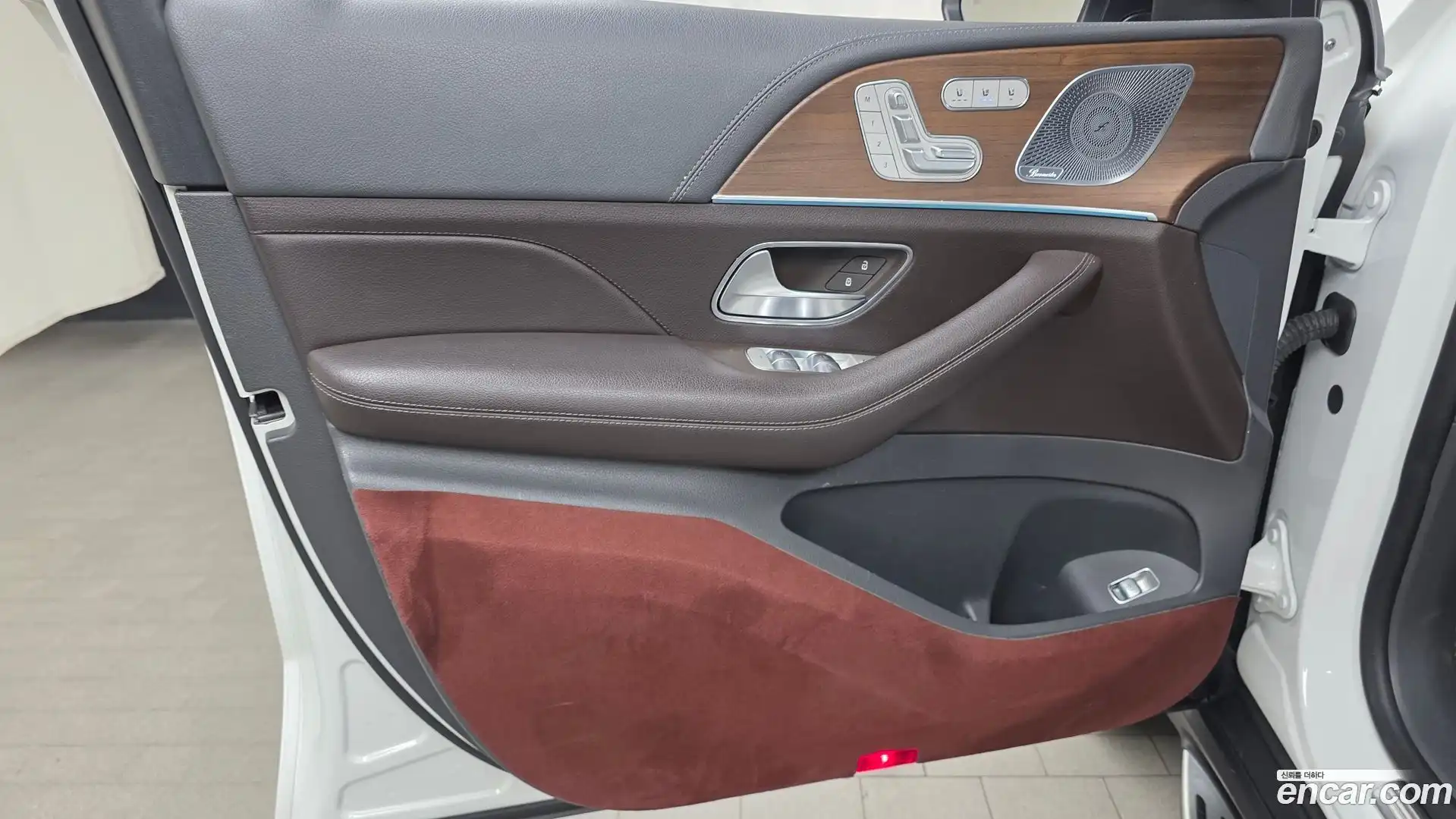 GLE-Class Mercedes-Benz 2019.10-INNER-034