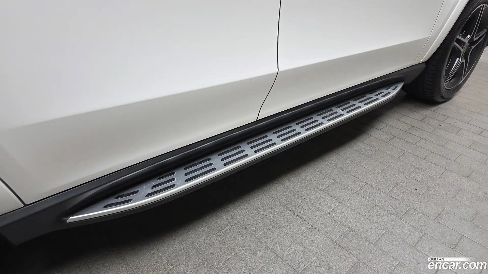 GLE-Class Mercedes-Benz 2019.10-OPTION-040