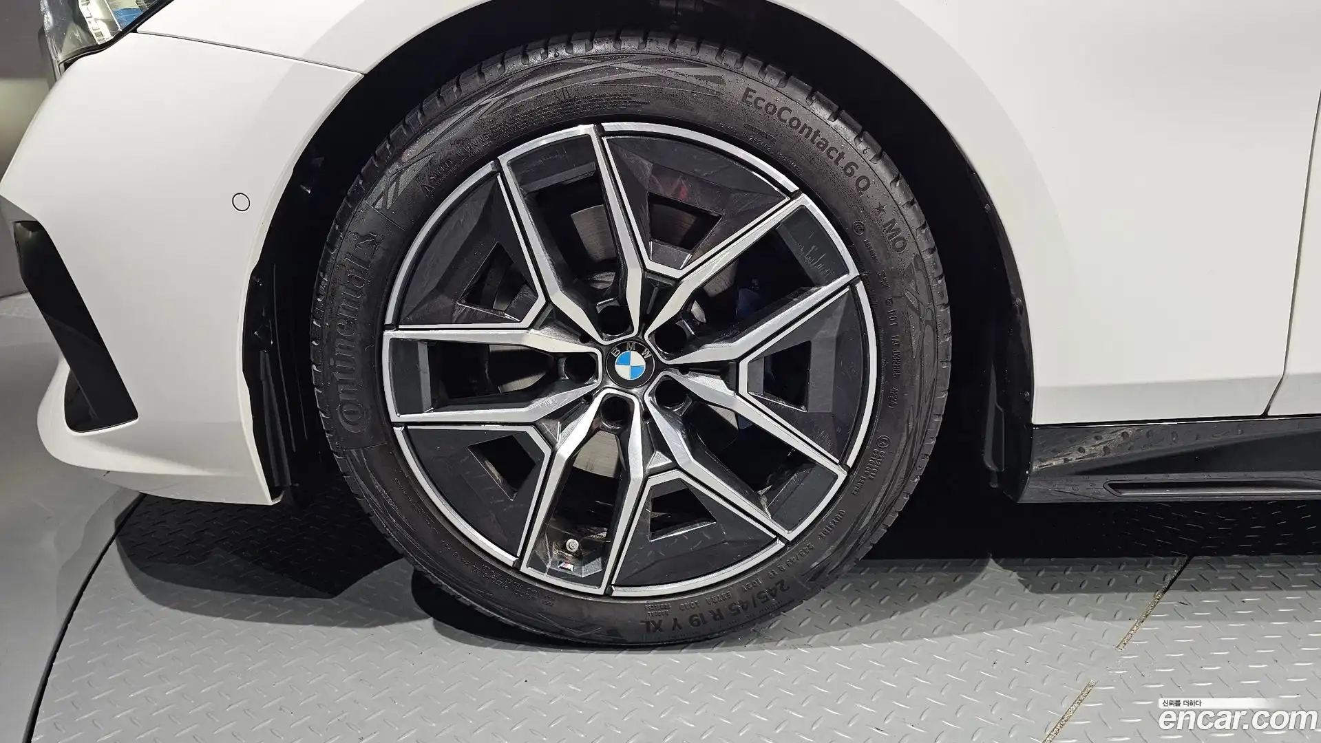 5-Series BMW 2025.5-OUTER-005