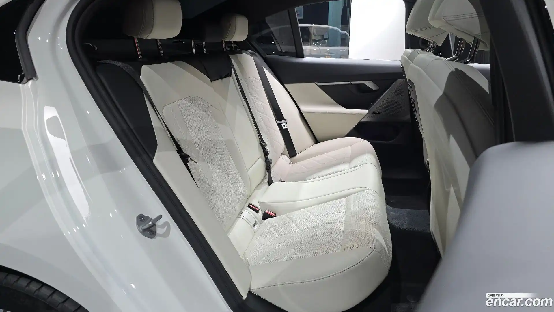 5-Series BMW 2025.5-OPTION-015