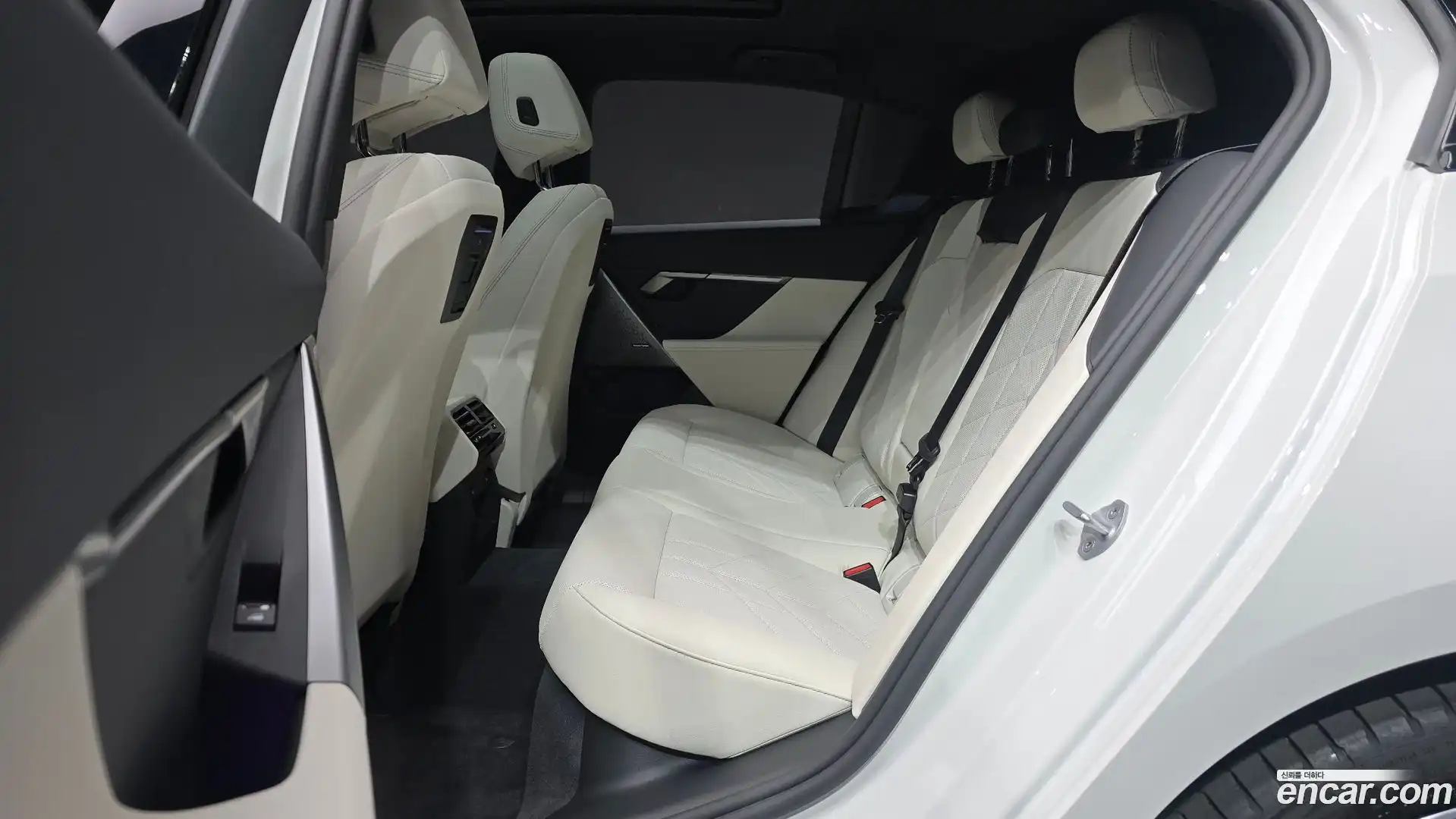5-Series BMW 2025.5-OPTION-016