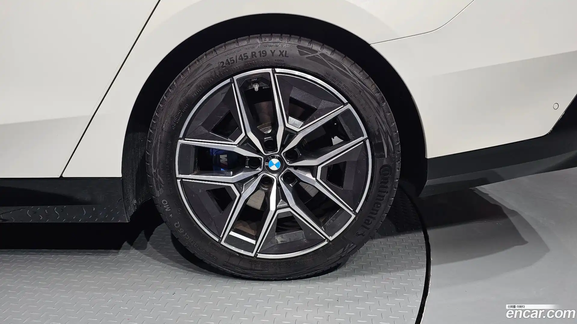 5-Series BMW 2025.5-OUTER-031