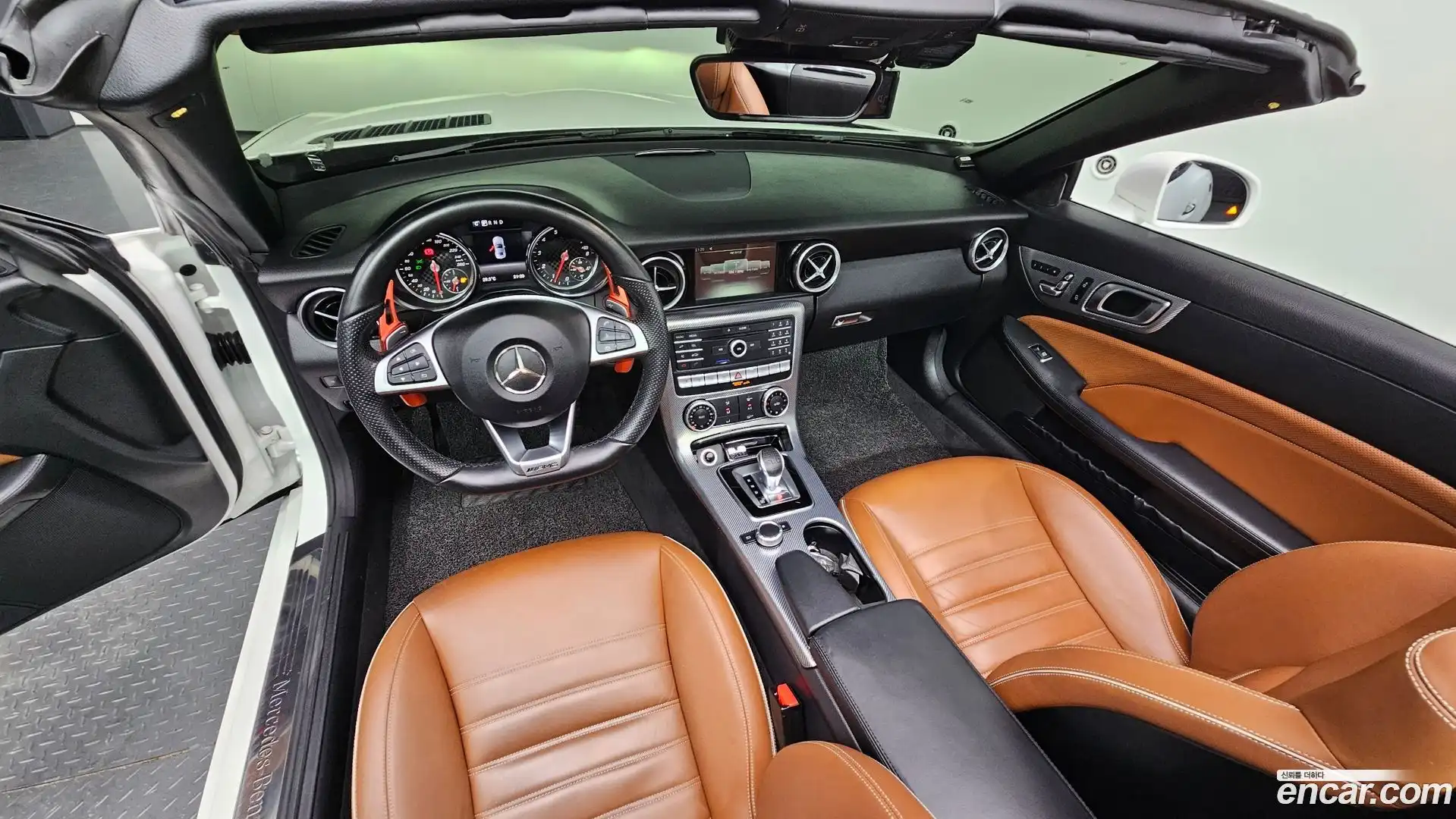 SLC-Class Mercedes-Benz 2019.8-INNER-007