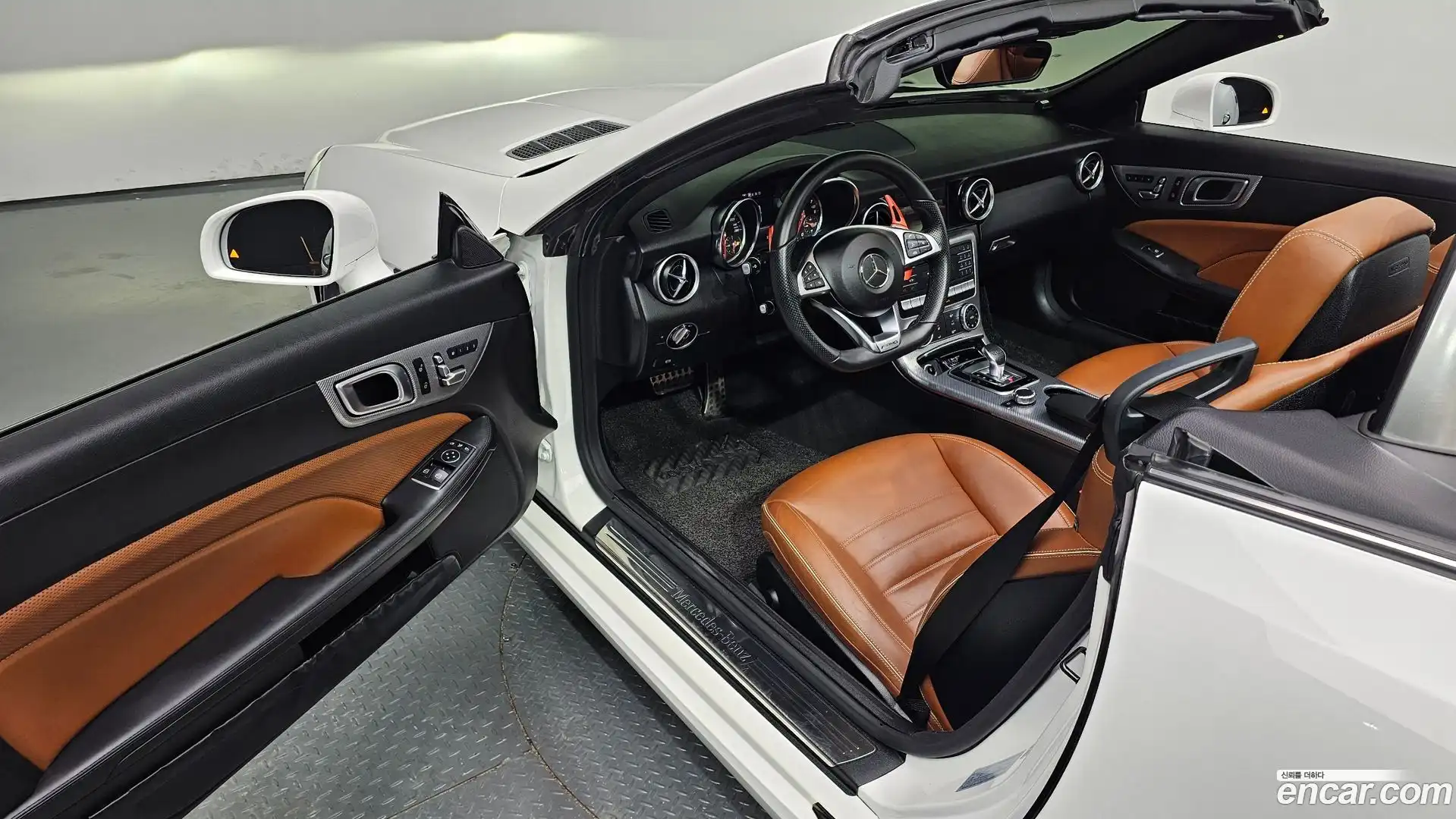 SLC-Class Mercedes-Benz 2019.8-INNER-010