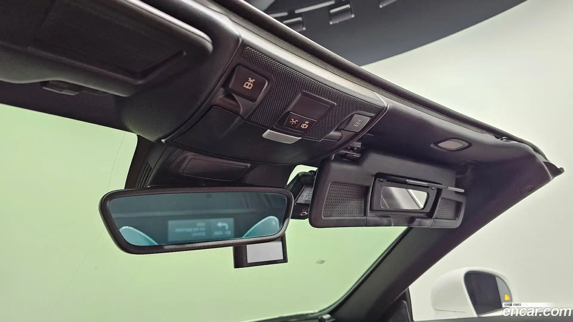 SLC-Class Mercedes-Benz 2019.8-OPTION-019