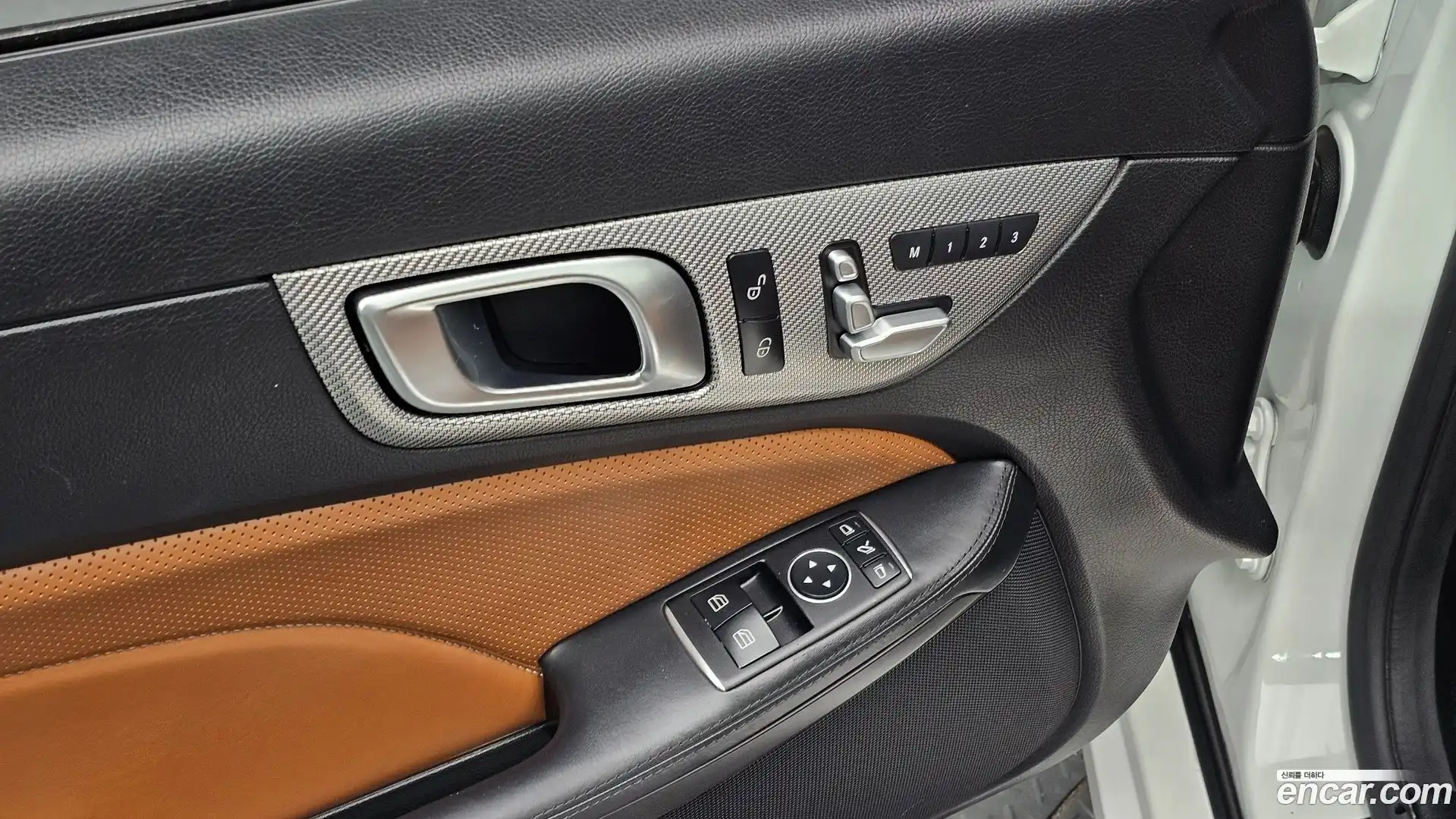 SLC-Class Mercedes-Benz 2019.8-OPTION-023