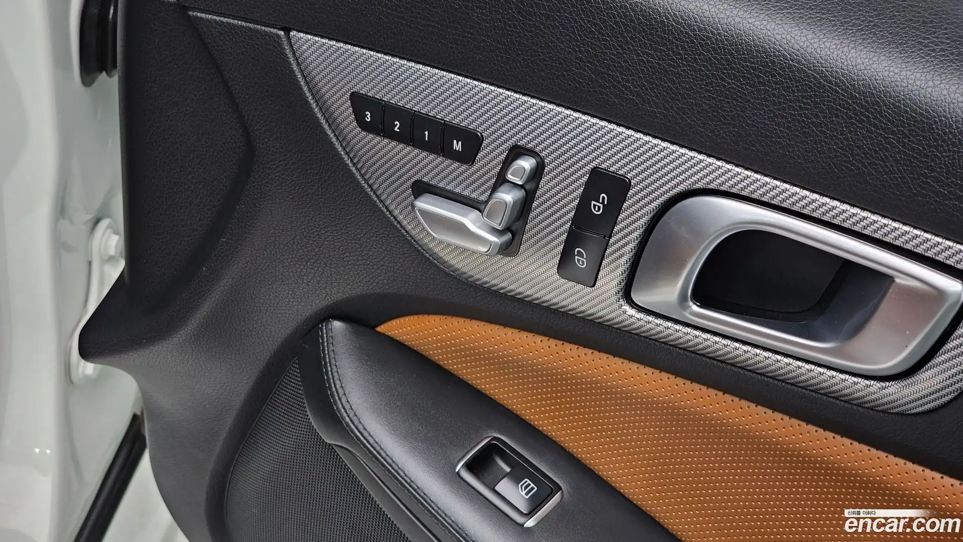 SLC-Class Mercedes-Benz 2019.8-OPTION-024