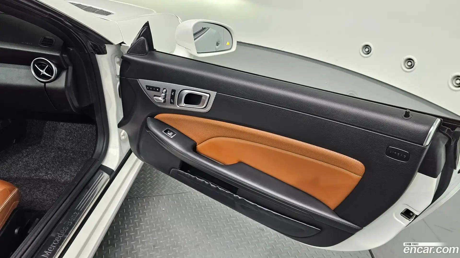 SLC-Class Mercedes-Benz 2019.8-INNER-034