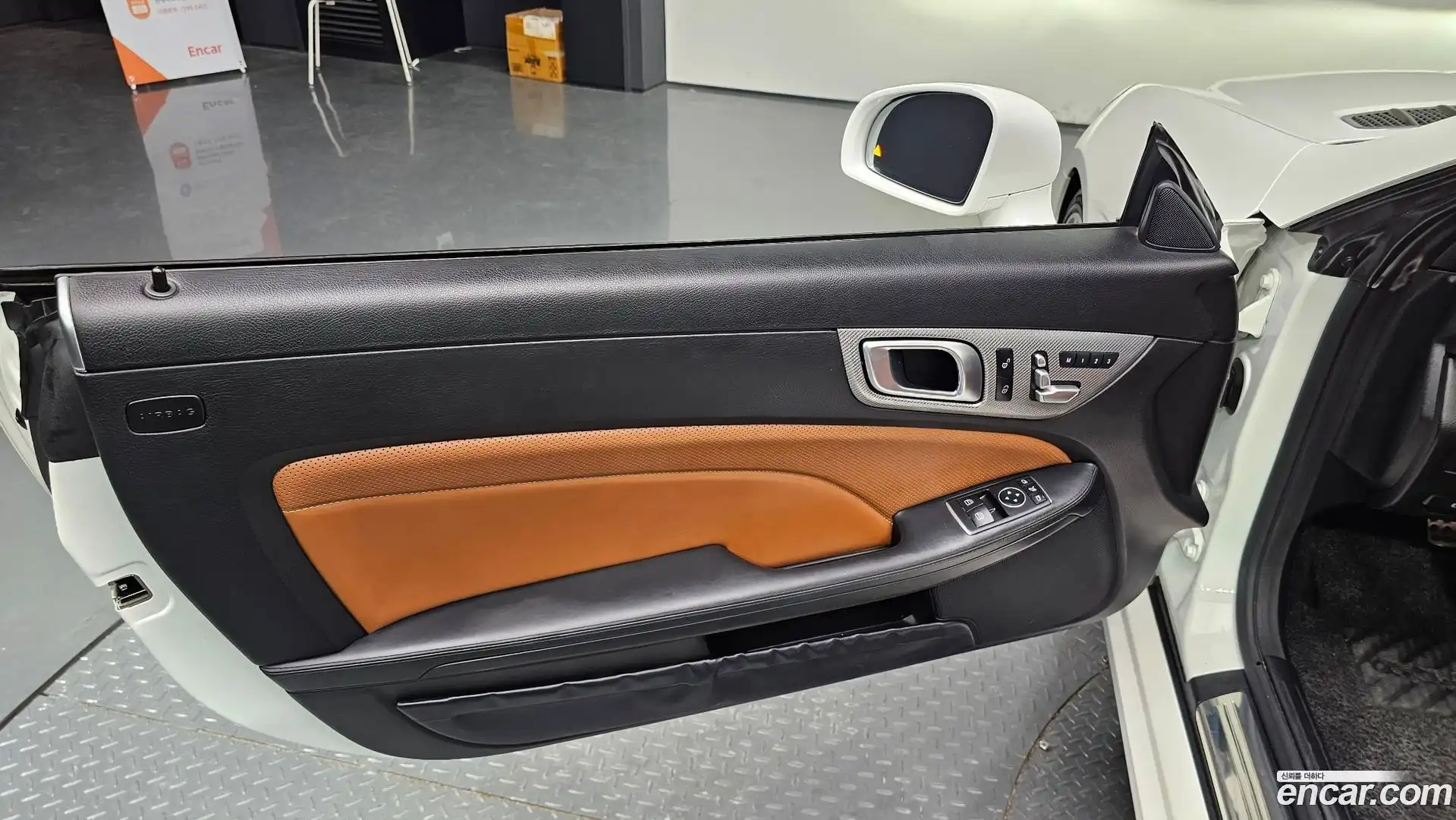 SLC-Class Mercedes-Benz 2019.8-INNER-035