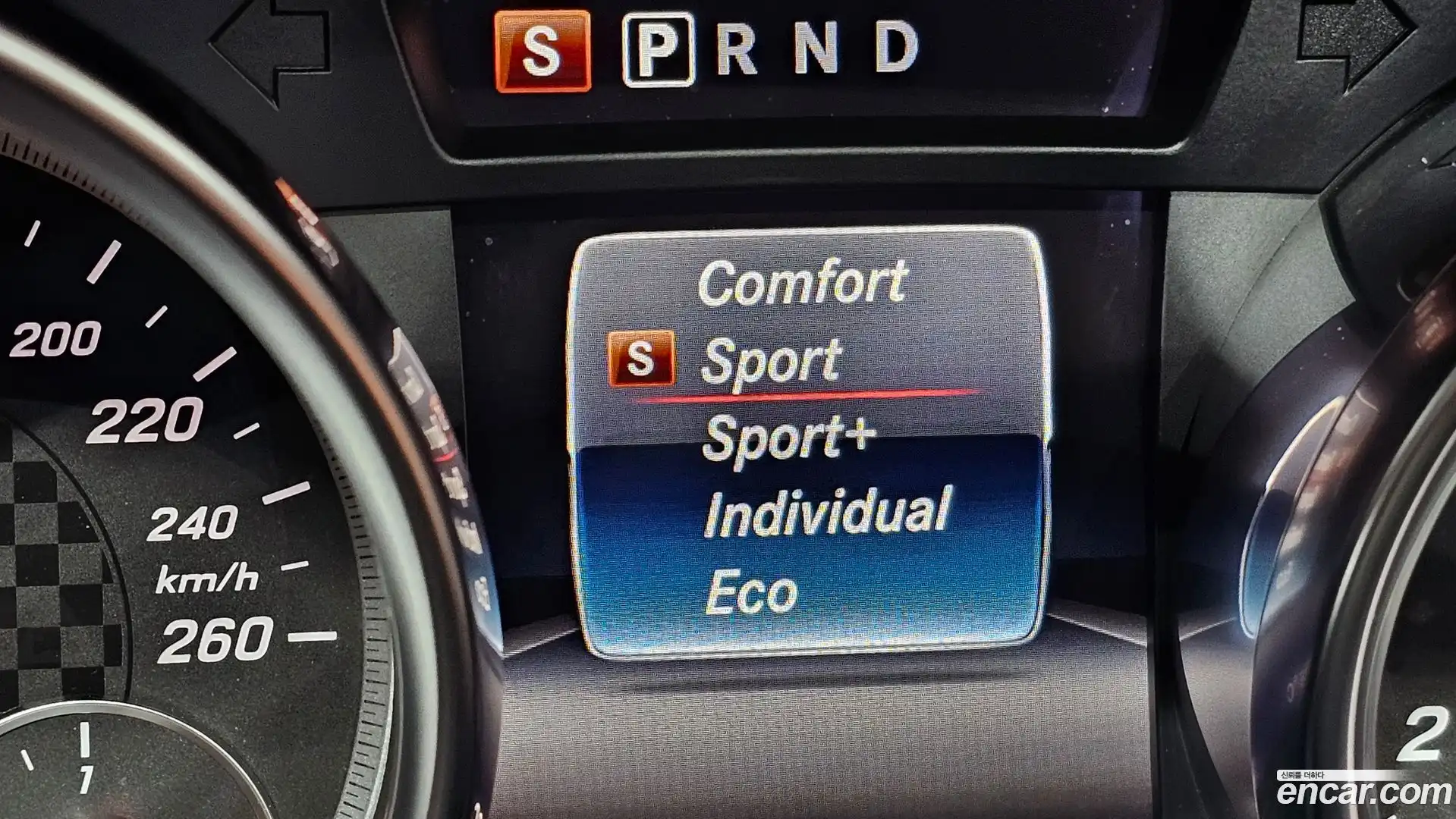 SLC-Class Mercedes-Benz 2019.8-OPTION-042