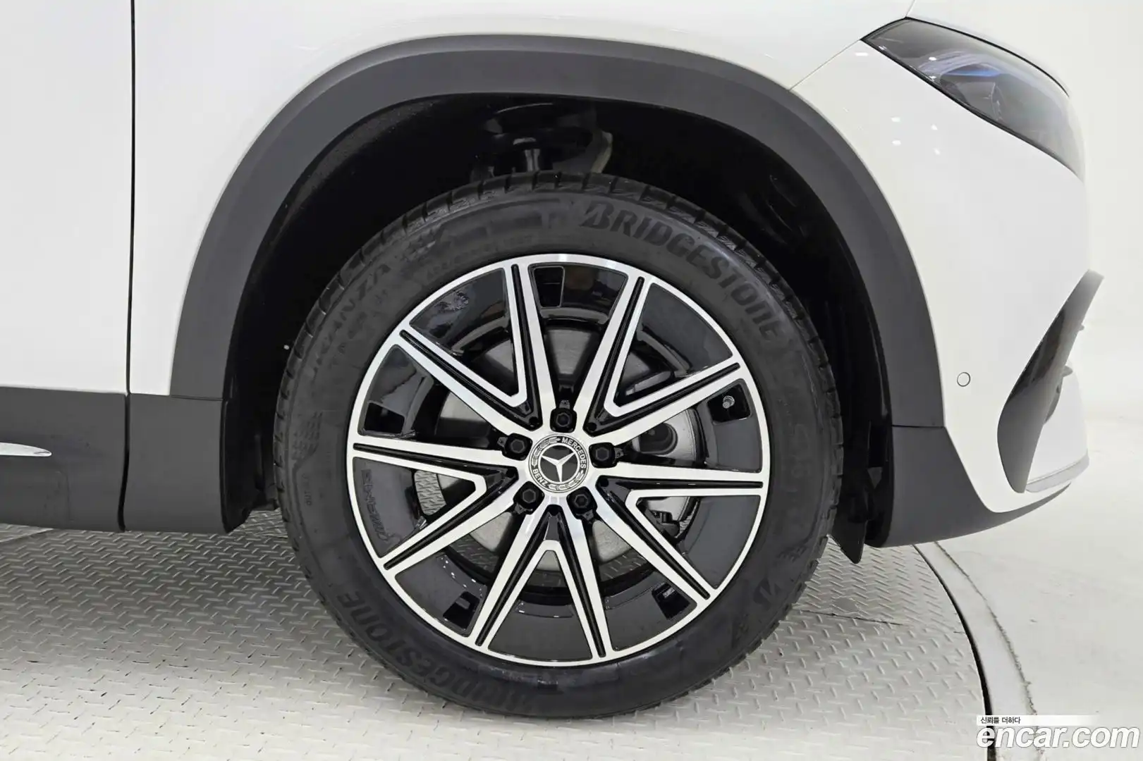 EQB Mercedes-Benz 2025.8-OUTER-005