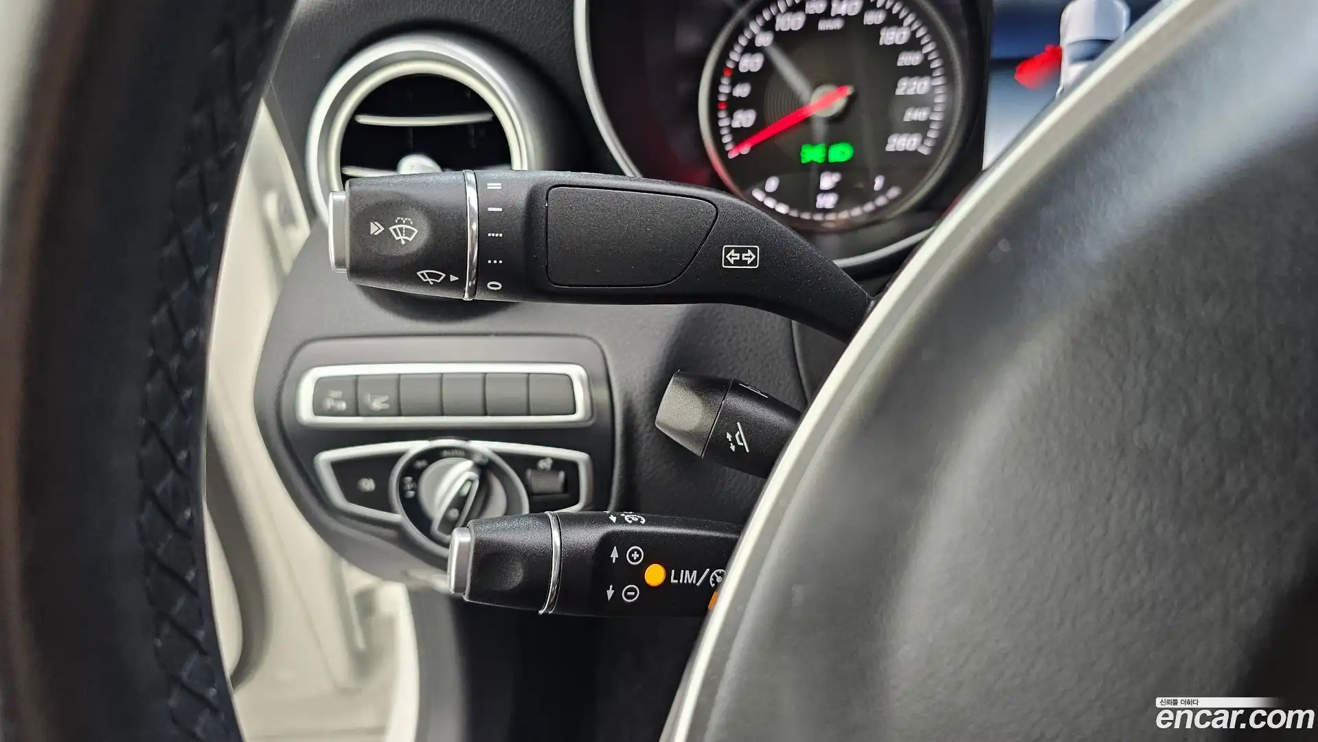 C-Class Mercedes-Benz 2018.3-OPTION-022