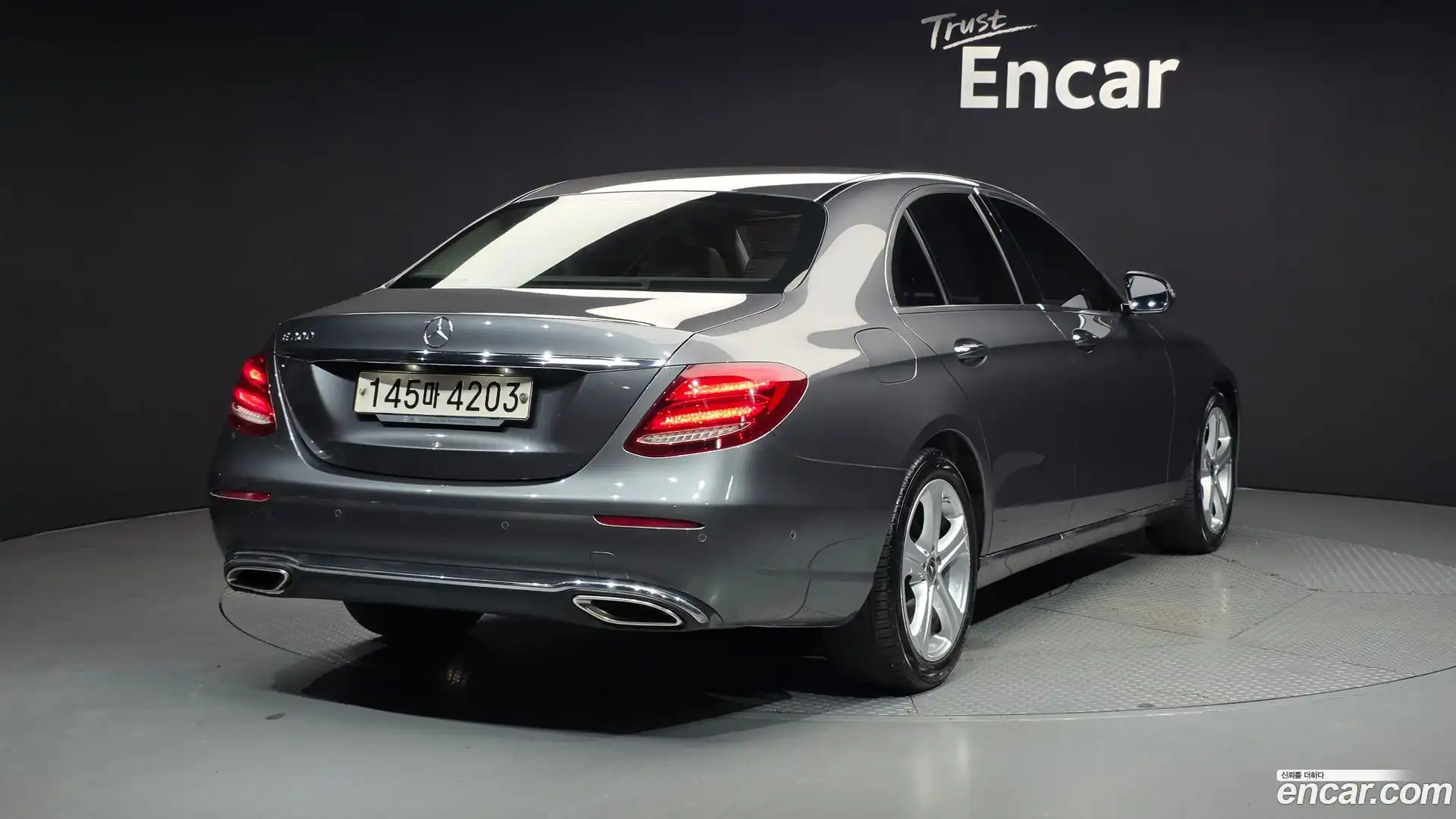 E-Class Mercedes-Benz 2018.7-OUTER-002