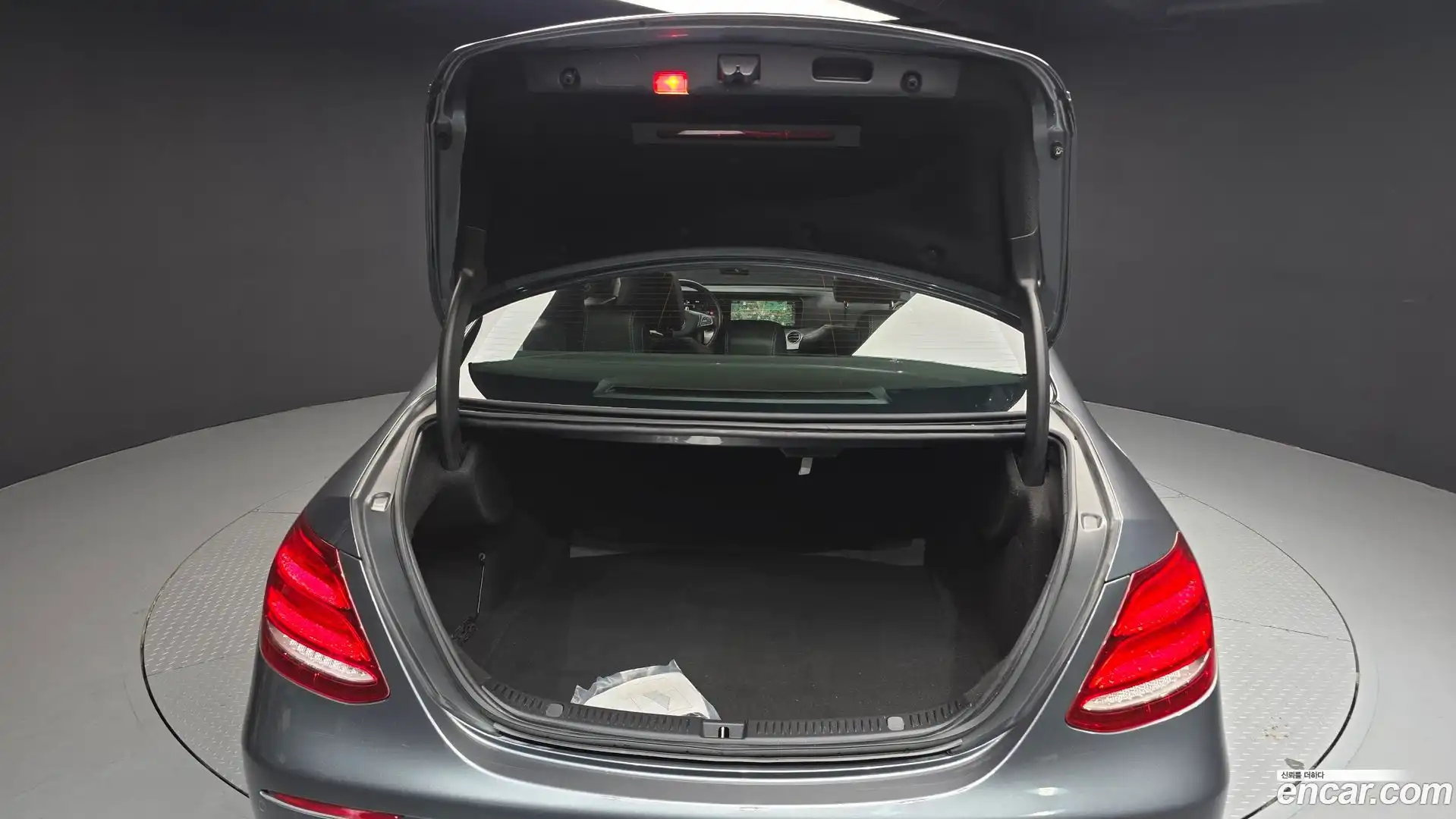 E-Class Mercedes-Benz 2018.7-OPTION-024