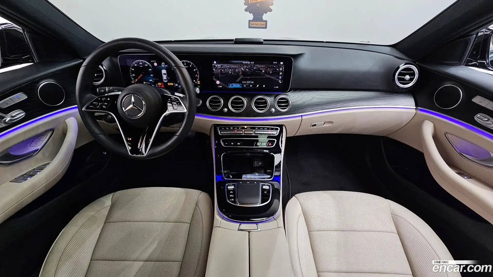 E-Class Mercedes-Benz 2022.5-INNER-007